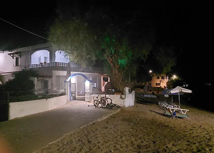 Fotis Beach Apartment At Komi
